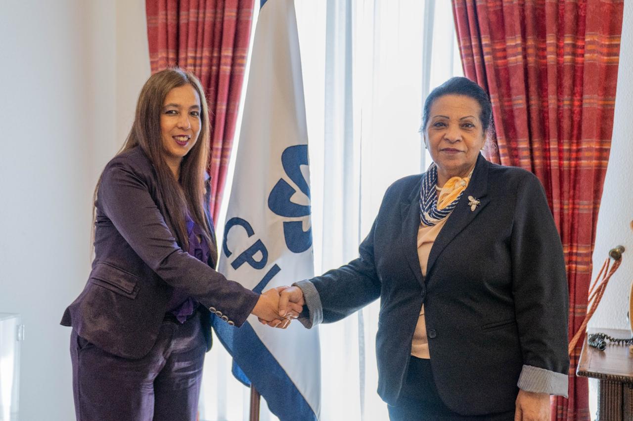 Secretária Executiva Recebeu Mentora Da Gala Prémios Da Lusofonia (4)